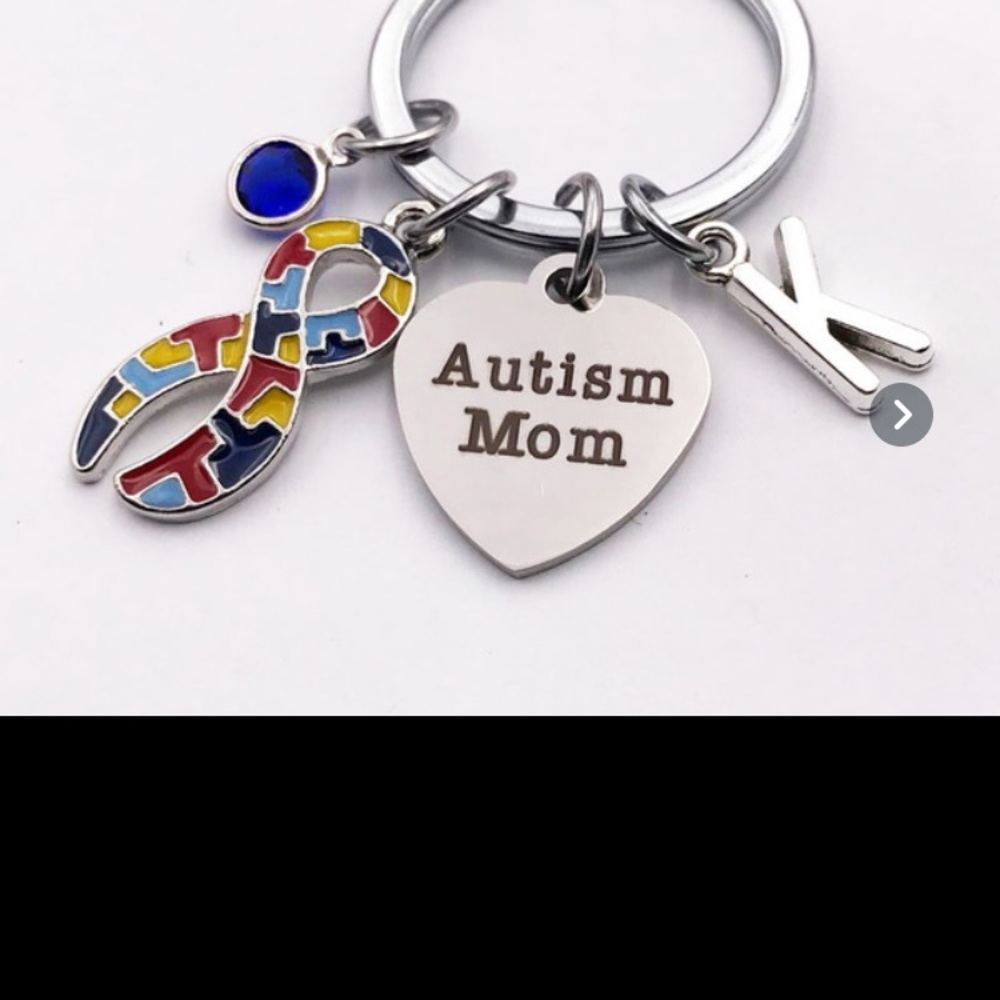 🎉 autism mom keychains🎉